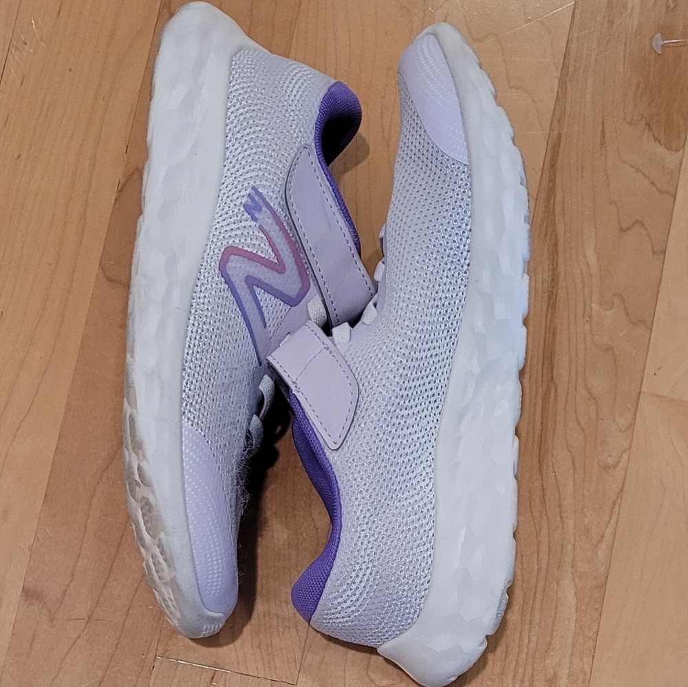 New Balance 520 Kids Athletic Shoes Size  2.5